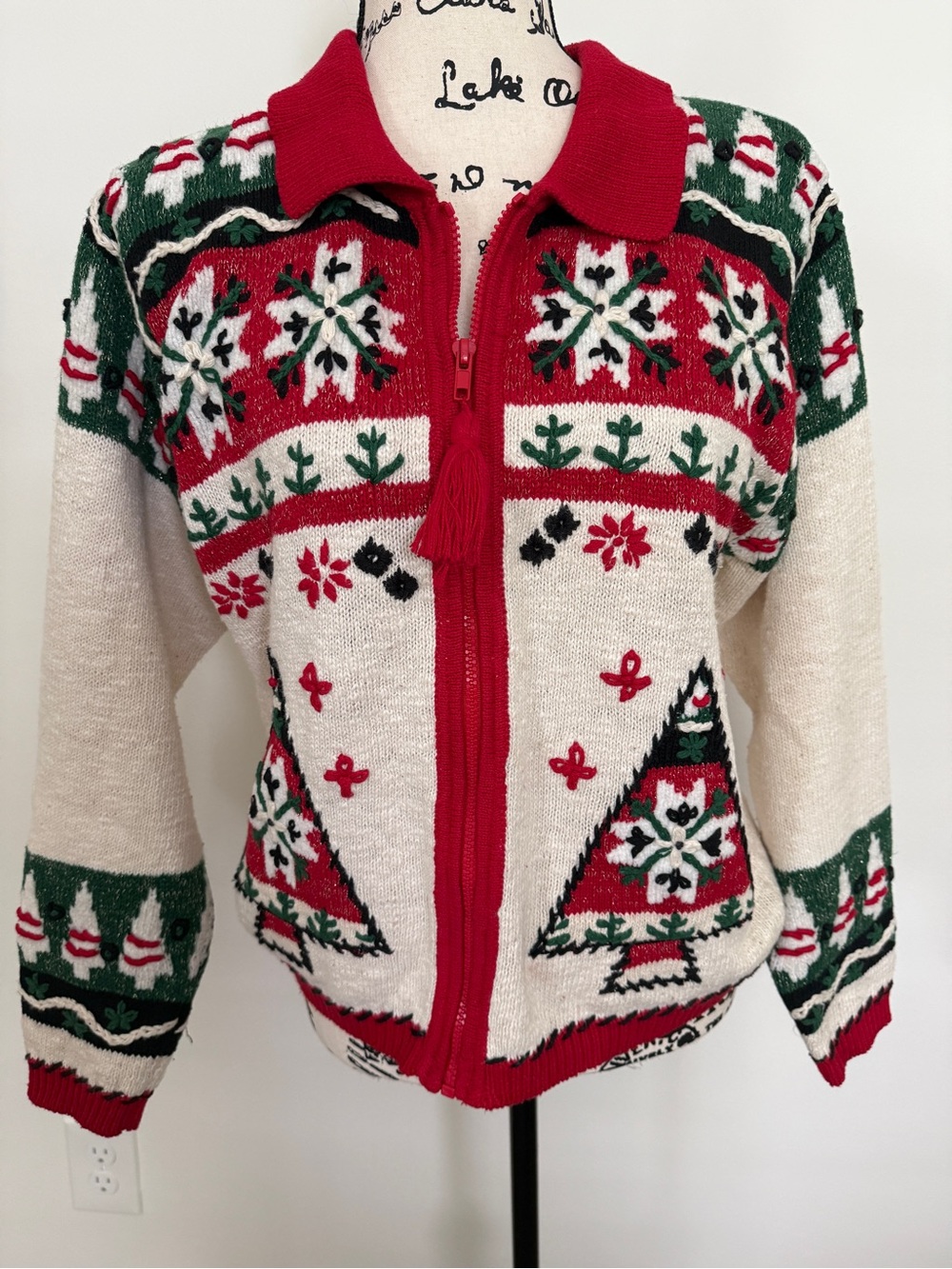 Vintage Christmas cardigan sweater made in Hong Kong !!!!